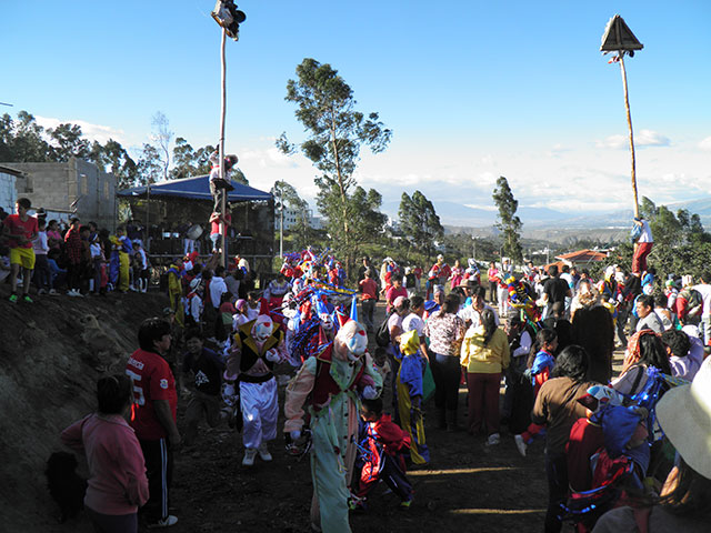 Coordinación general del Registro de bienes patrimoniales de las provincias de El Oro, Pastaza y Santa Elena de Ecuador. Fiesta de lo palos encebados. Cumbaya.