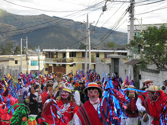 Coordinación general del Registro de bienes patrimoniales de las provincias de El Oro, Pastaza y Santa Elena de Ecuador. Procesión fiestas de San Juan en Cumbaya.