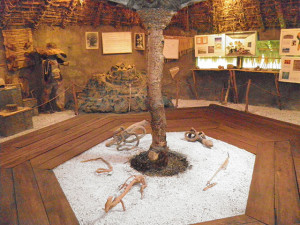 Coordinación general del Registro de bienes patrimoniales de las provincias de El Oro, Pastaza y Santa Elena de Ecuador. Museo etnológico del yacimiento de Cochasqui.