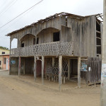 Coordinación general del Registro de bienes patrimoniales de las provincias de El Oro, Pastaza y Santa Elena de Ecuador. Vivienda tradicional de madera en manglar. Chanduy. Santa-Elena